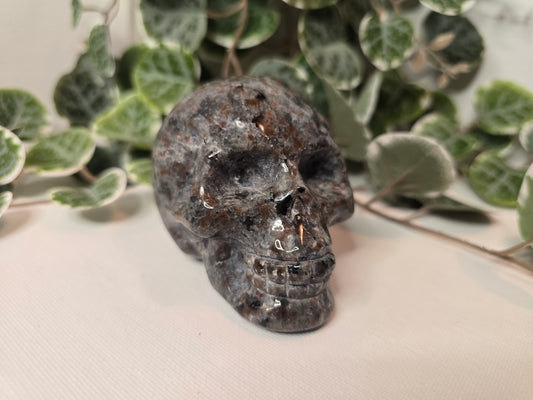 UV-Reactive Yooperlite Crystal Skull – 361g