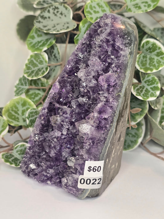 Amethyst Cut Base 892g