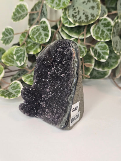 Black Amethyst Cut Base 354g