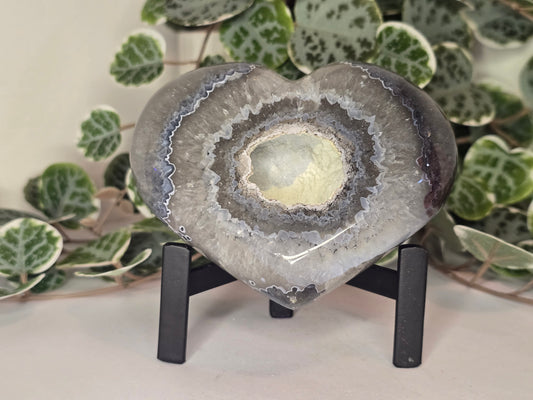 Agate Carved Heart 347g