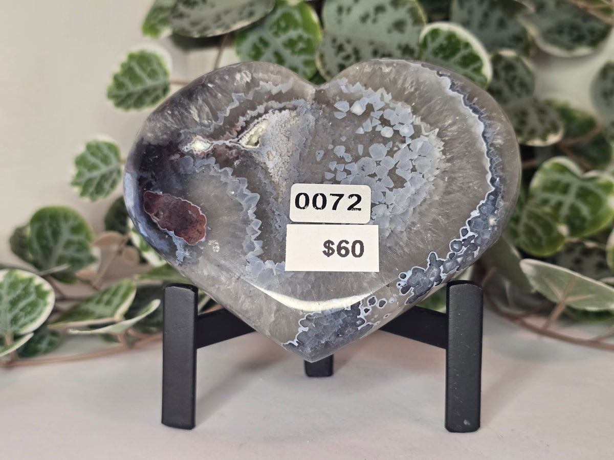 Agate Carved Heart 347g