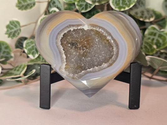Agate Carved Heart 205g