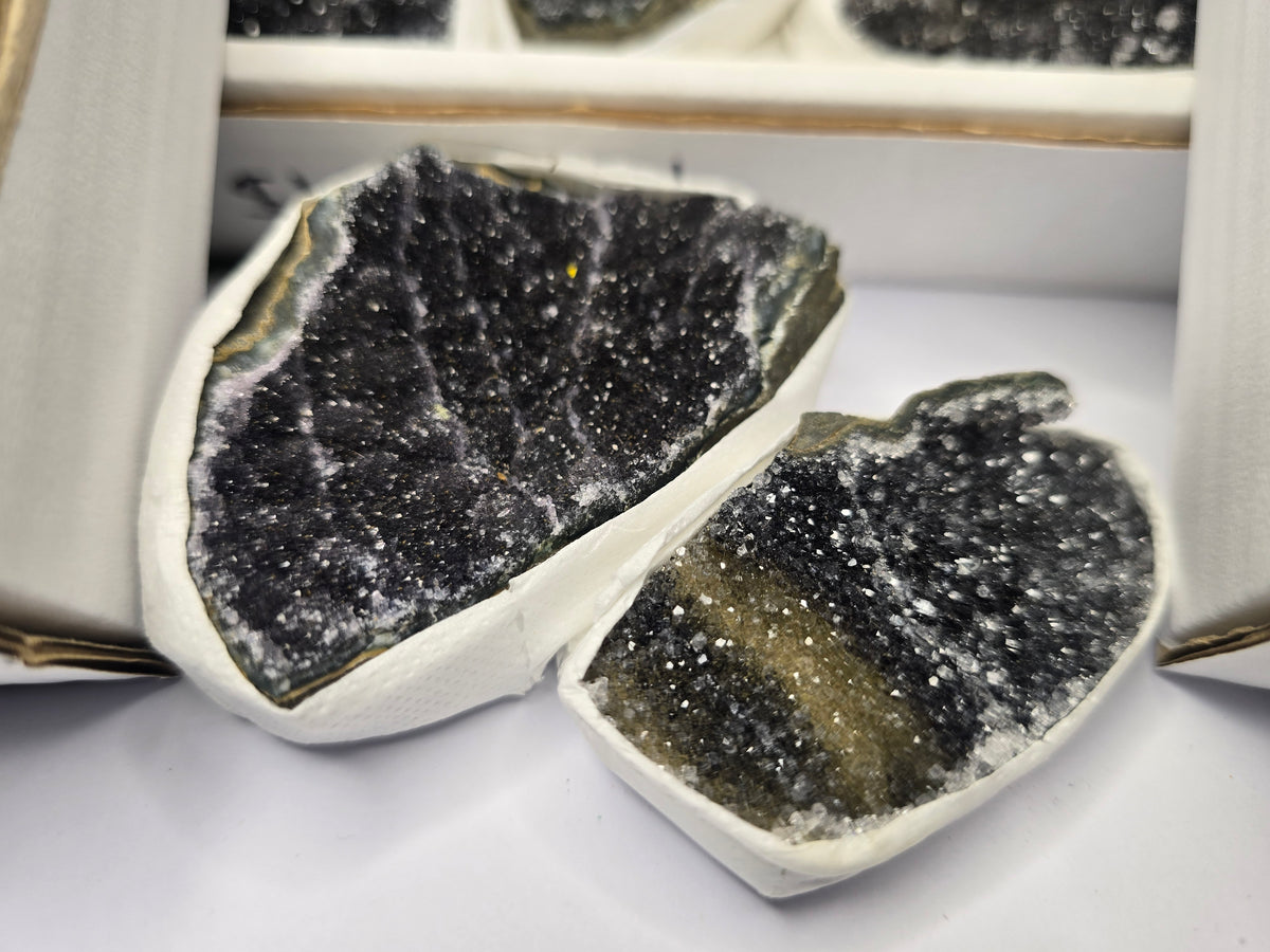 Black Amethyst Flats 50-100g