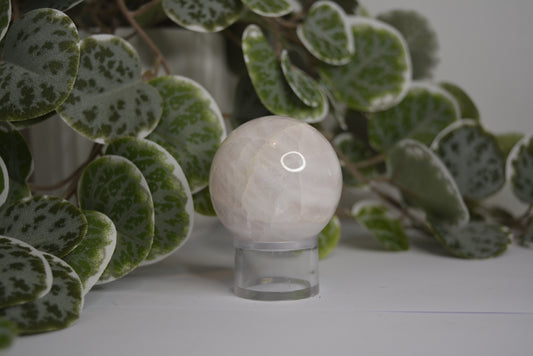 Rose Quartz Sphere 141g