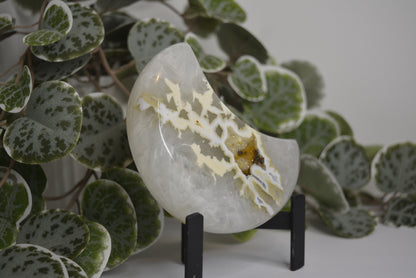 Agate Carved Moon 293g
