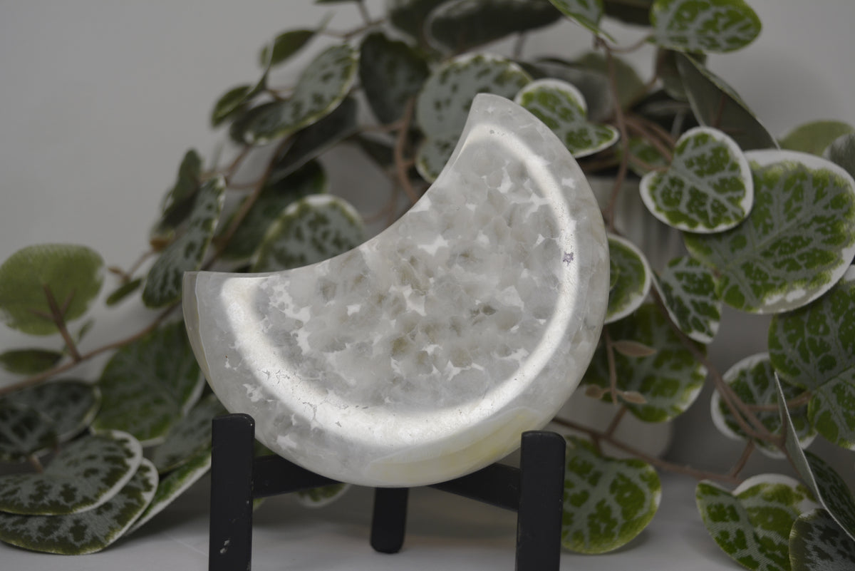 Agate Carved Moon 293g