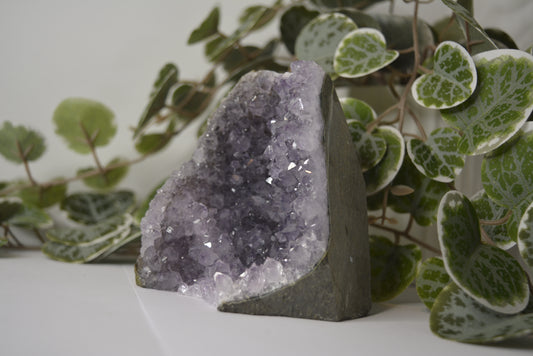 Amethyst Cut Base 692g